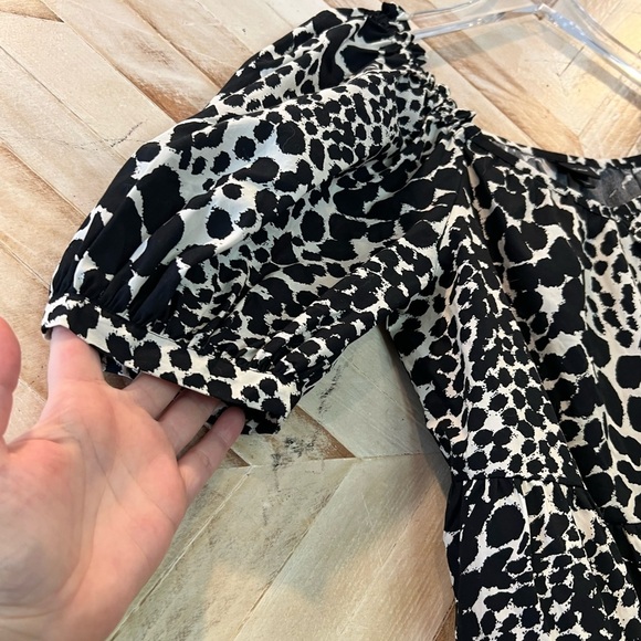 Who What Wear Animal Print Tiered Puff Sleeve Dress Size S - Picture 3 of 6